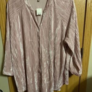 comfort plus by Predictions Blush Metallic Button-Down Top